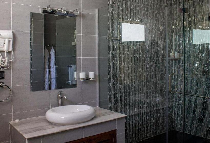 هتل Seaclusion Diani