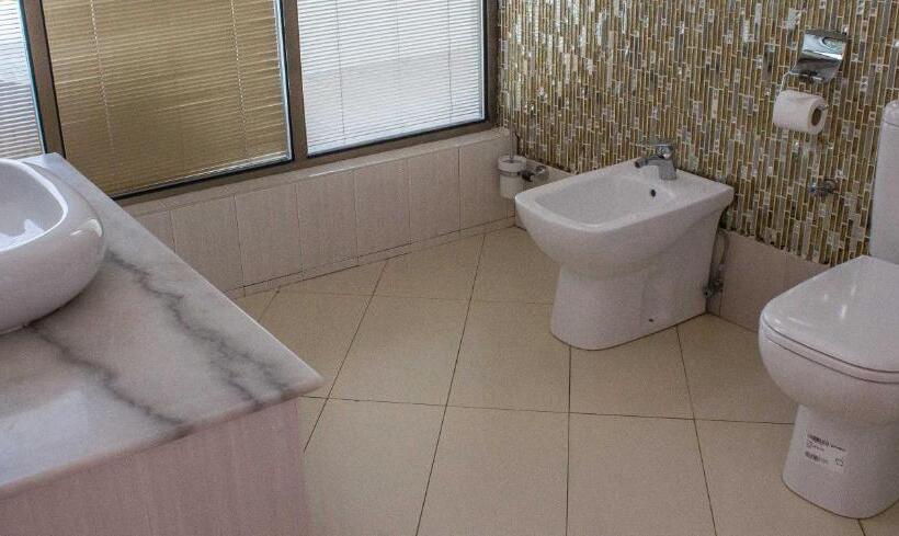 هتل Seaclusion Diani