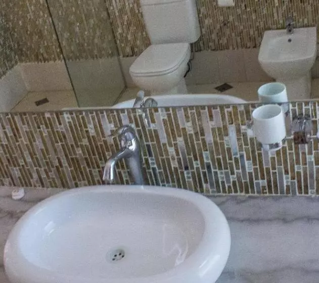 هتل Seaclusion Diani