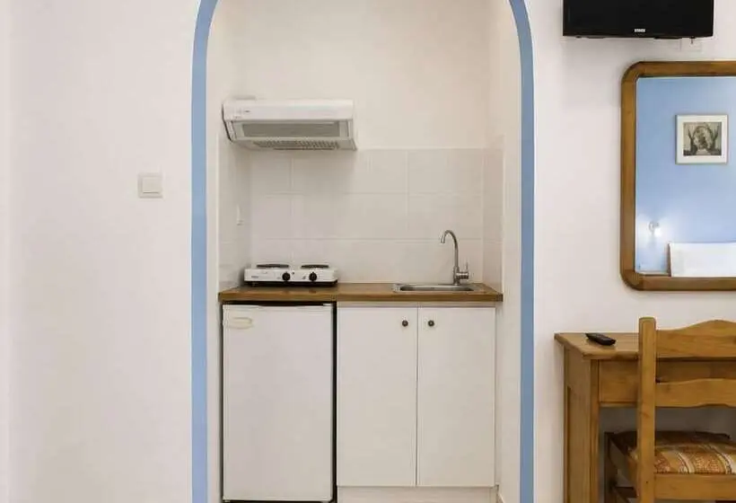 Araliki Apartments & Studios