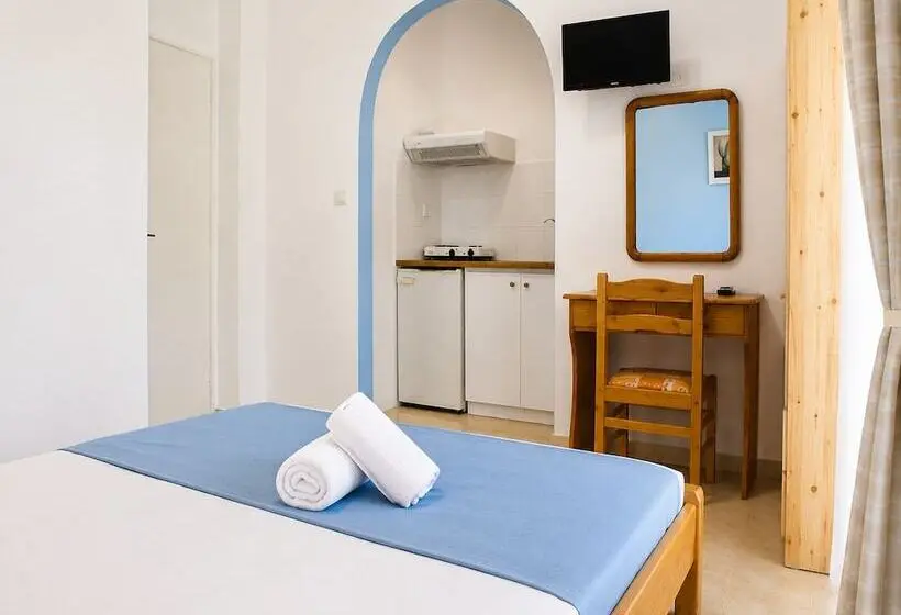 Araliki Apartments & Studios