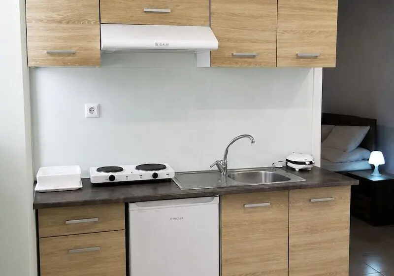 Araliki Apartments & Studios