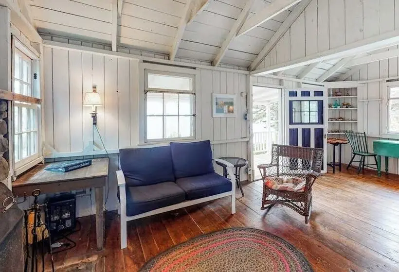Dog Friendly Oceanfront Cottage With Views