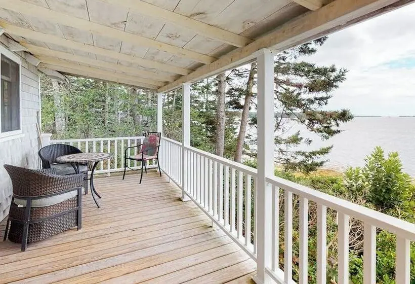 Dog Friendly Oceanfront Cottage With Views