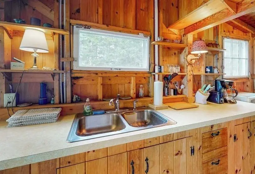 Dog Friendly Oceanfront Cottage With Views