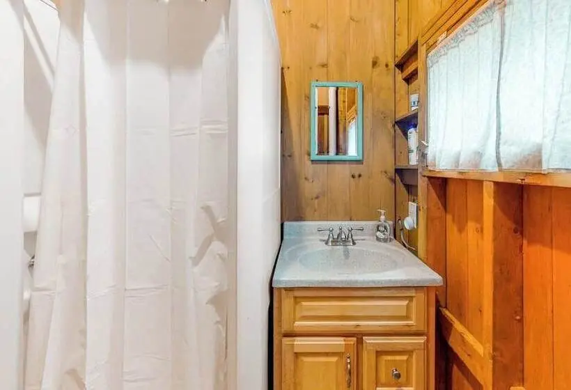 Dog Friendly Oceanfront Cottage With Views