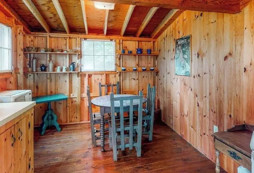 Dog Friendly Oceanfront Cottage With Views