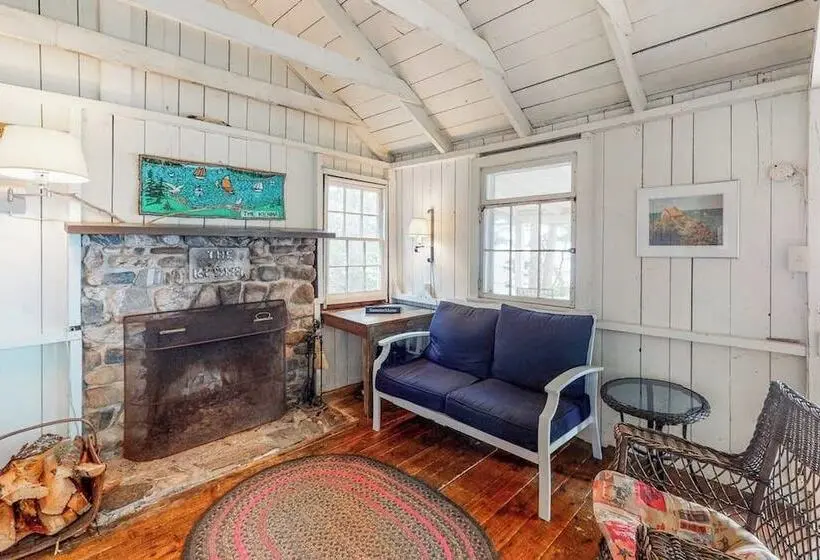 Dog Friendly Oceanfront Cottage With Views