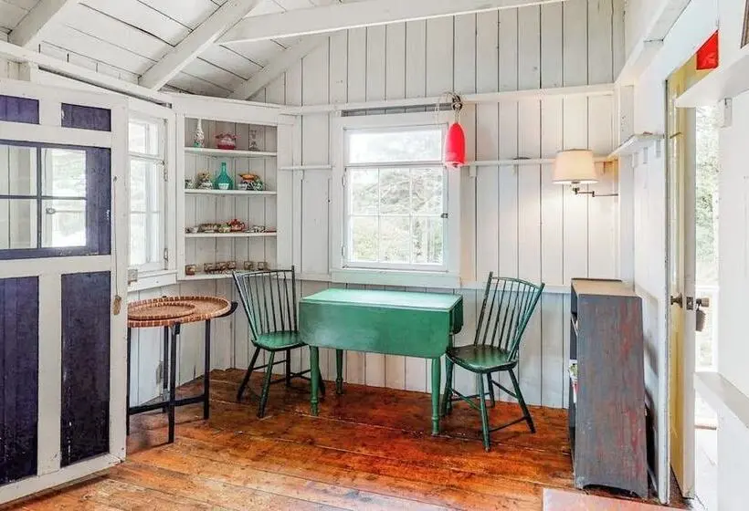 Dog Friendly Oceanfront Cottage With Views