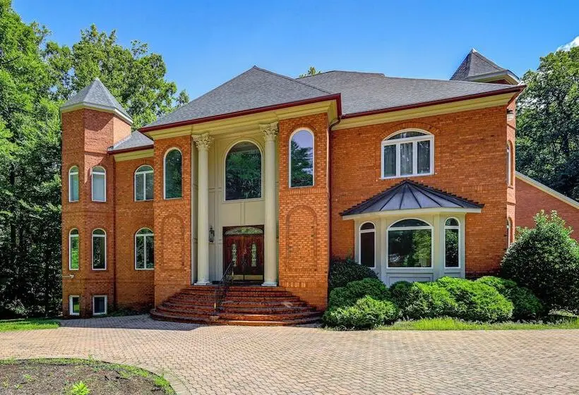 Gateway To Dc & More! Quiet & Stylish Retreat