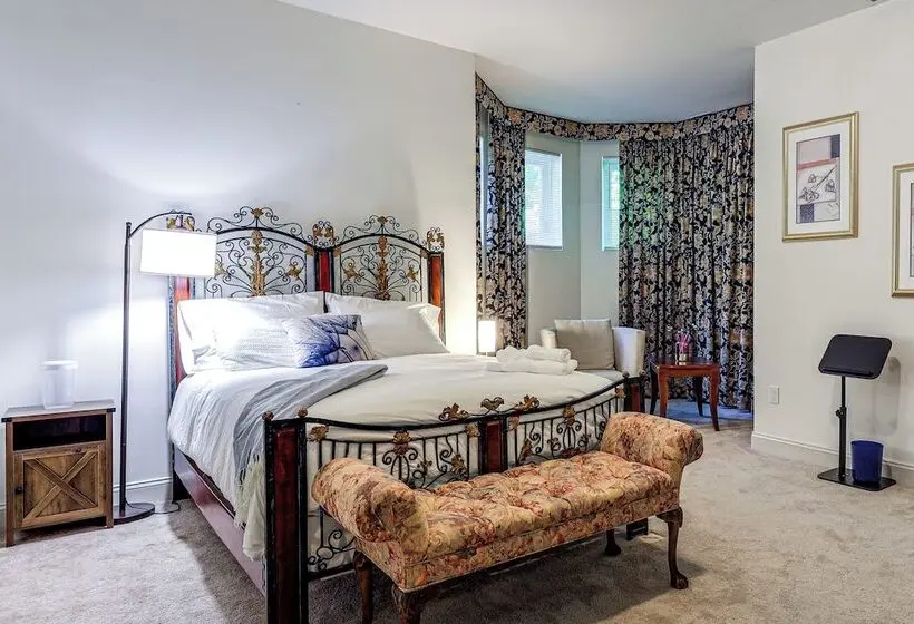 Gateway To Dc & More! Quiet & Stylish Retreat