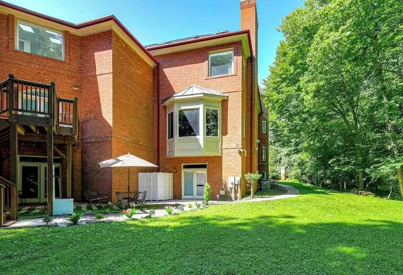 Gateway To Dc & More! Quiet & Stylish Retreat