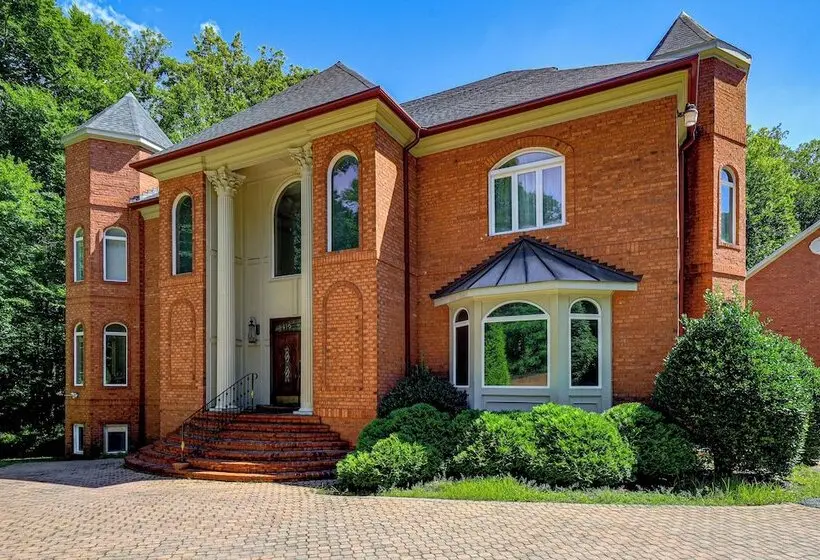 Gateway To Dc & More! Quiet & Stylish Retreat