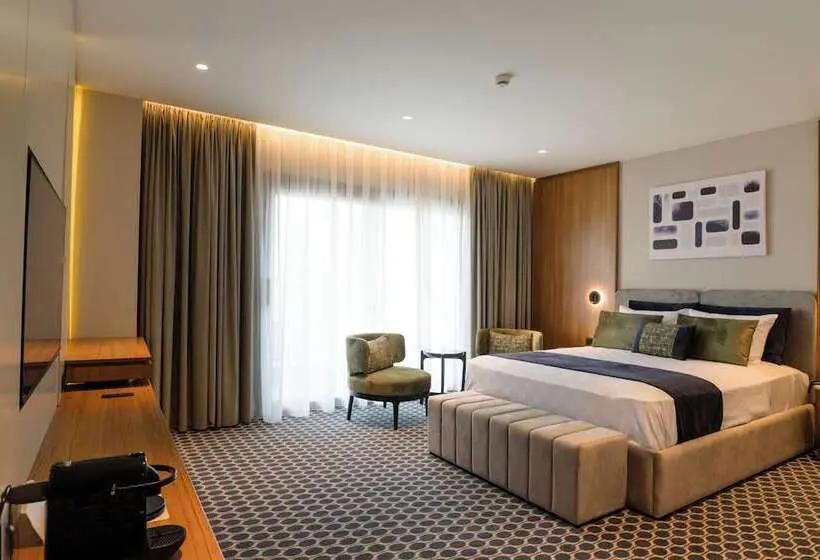 Hera Hotel Axd