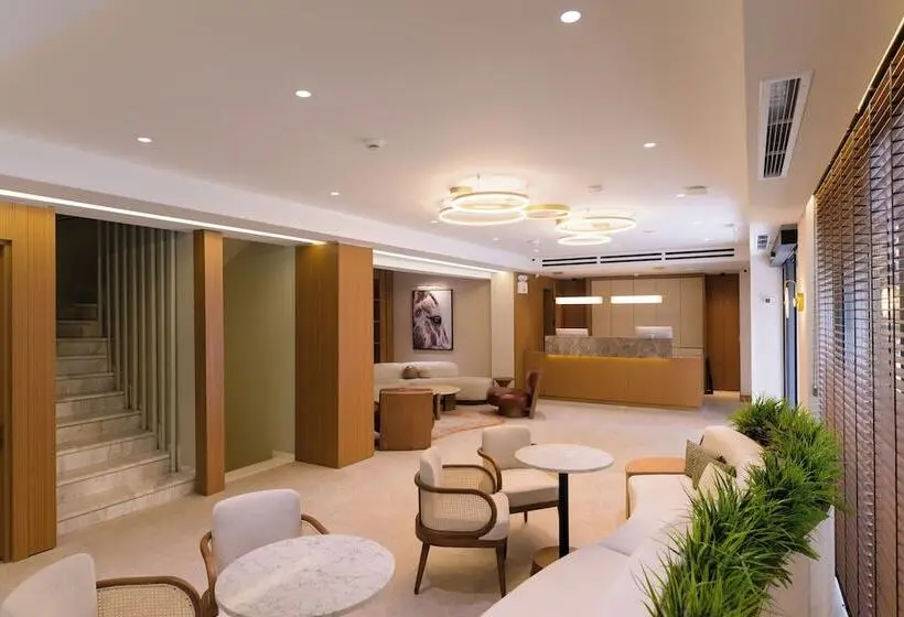 Hera Hotel Axd
