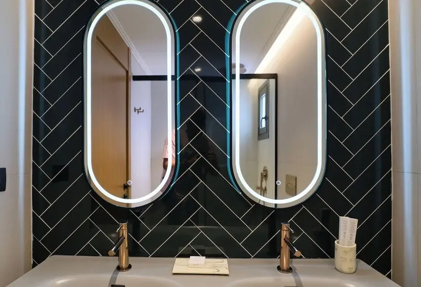 Hera Hotel Axd