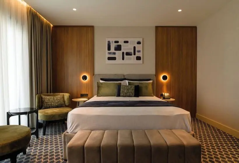 Hera Hotel Axd