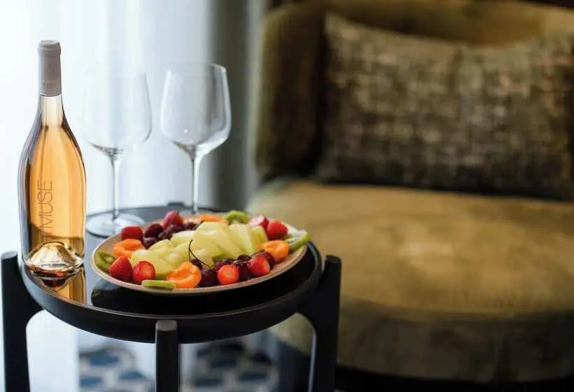 Hera Hotel Axd