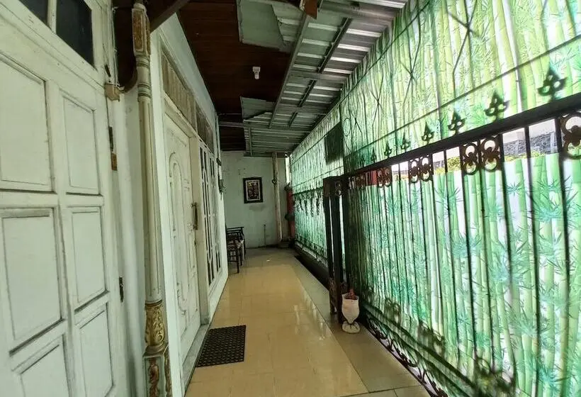 ホテル O Syariah Near Uns Surakarta Forme