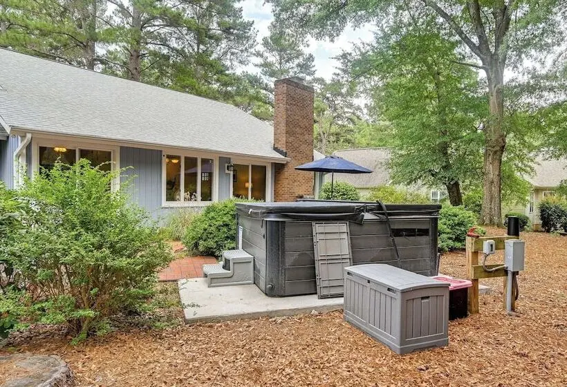 Walk To Golf! Relax With Hot Tub And Game Room!