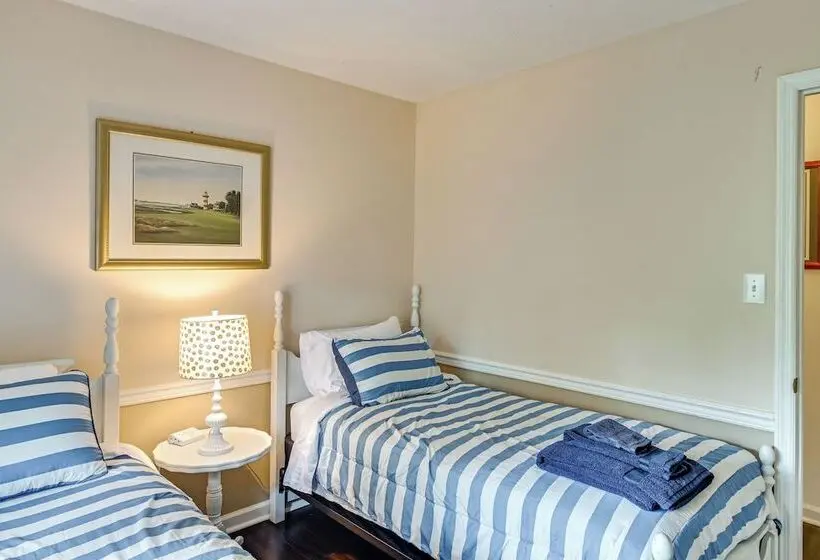 Walk To Golf! Relax With Hot Tub And Game Room!