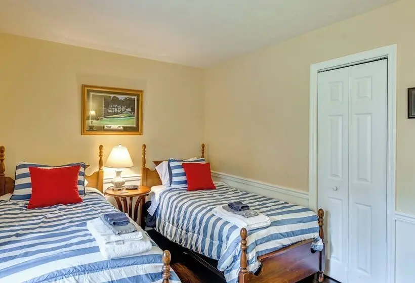 Walk To Golf! Relax With Hot Tub And Game Room!
