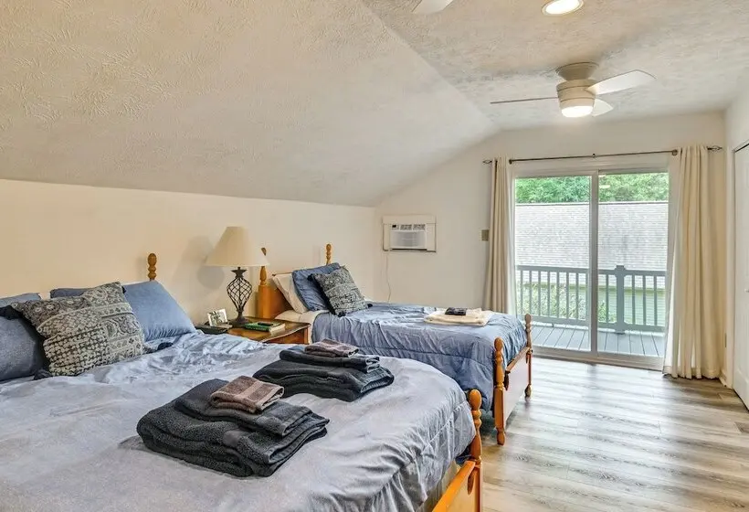 Walk To Golf! Relax With Hot Tub And Game Room!