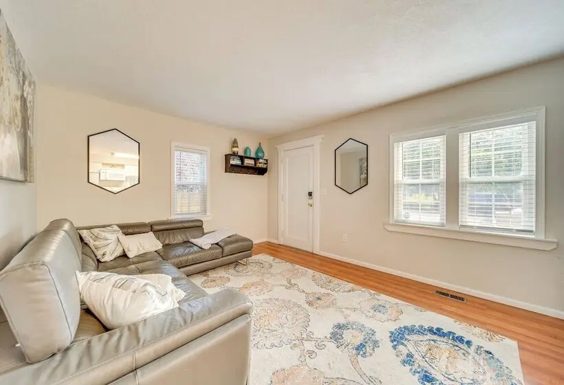 Walk To Parks & Dining! Meridian Home W/ Patio