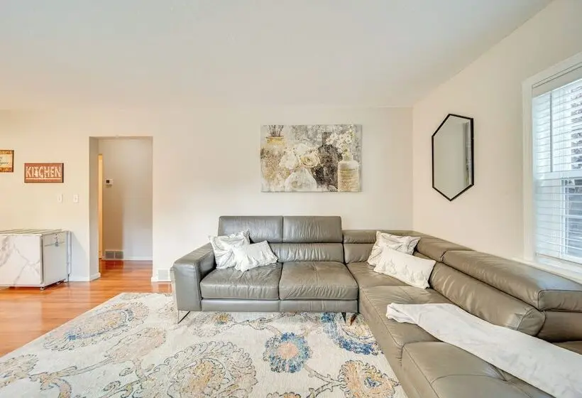 Walk To Parks & Dining! Meridian Home W/ Patio