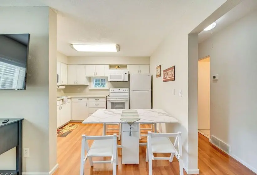 Walk To Parks & Dining! Meridian Home W/ Patio