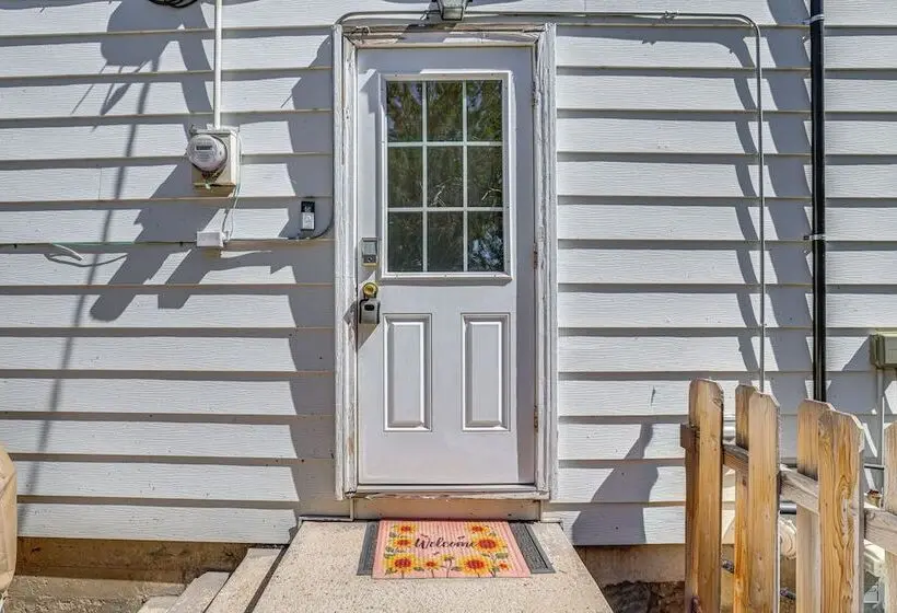 Walk To Parks & Dining! Meridian Home W/ Patio