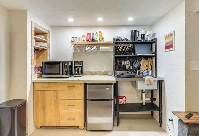 Walk To Parks & Dining! Meridian Home W/ Patio