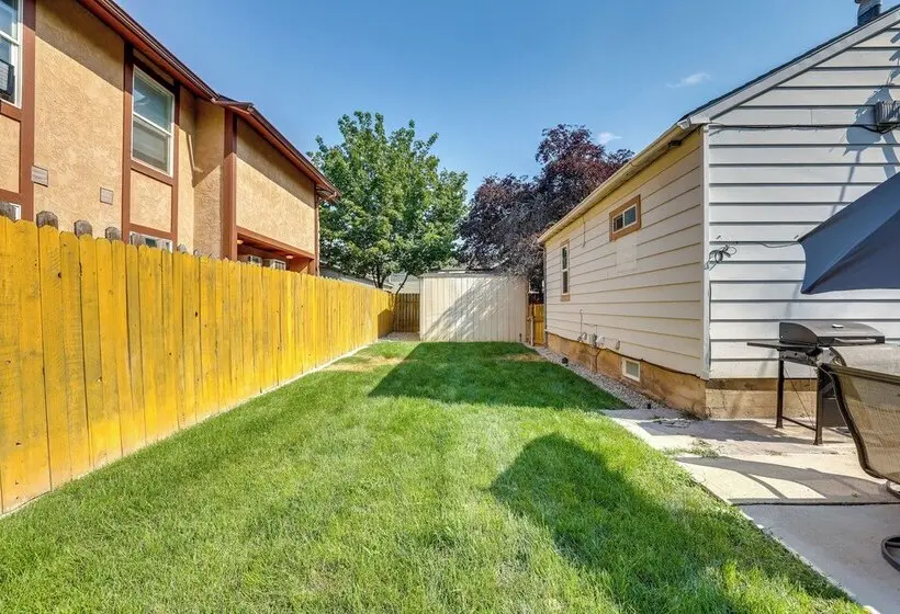Walk To Parks & Dining! Meridian Home W/ Patio