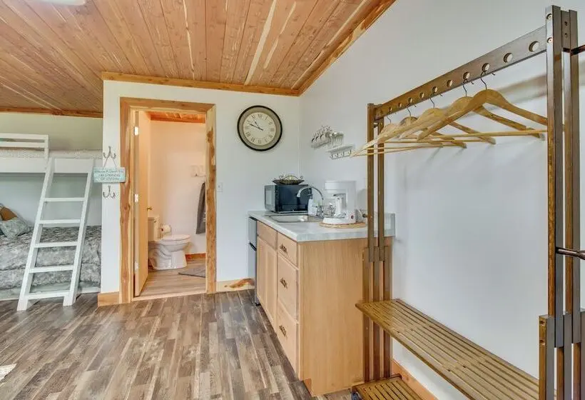 3 Studio Suites! White River Cabin Compound