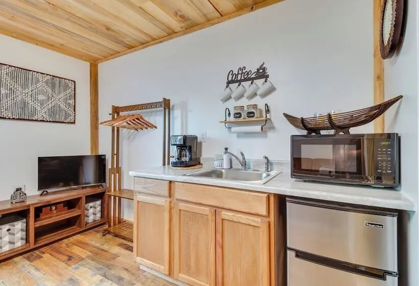 3 Studio Suites! White River Cabin Compound