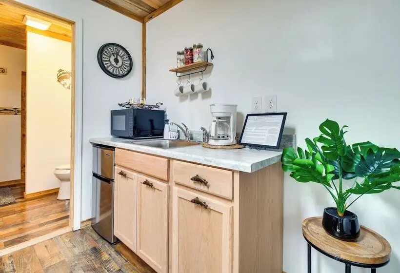 3 Studio Suites! White River Cabin Compound