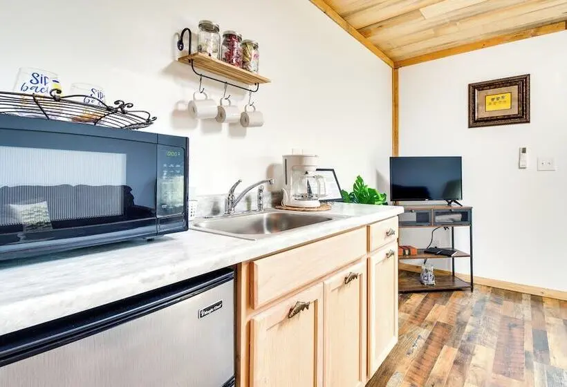 3 Studio Suites! White River Cabin Compound