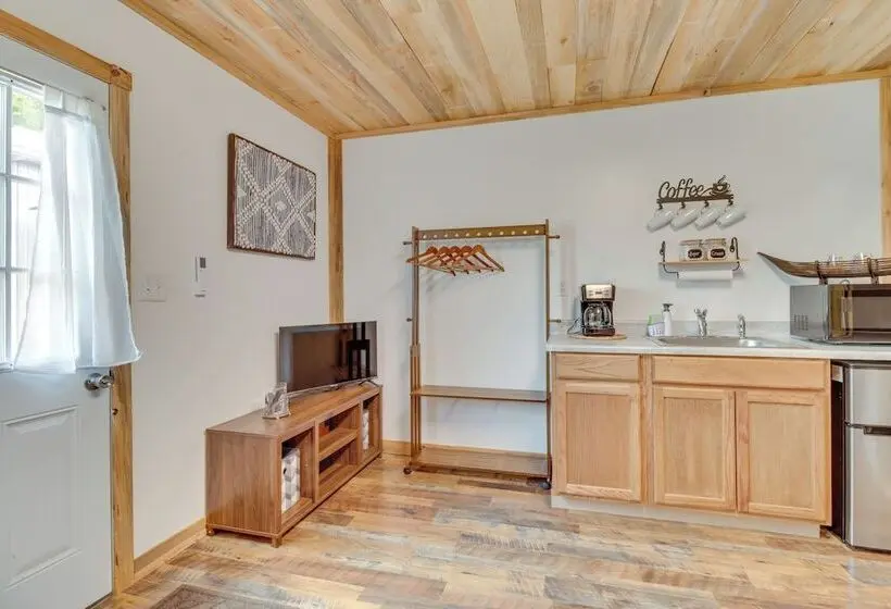 3 Studio Suites! White River Cabin Compound