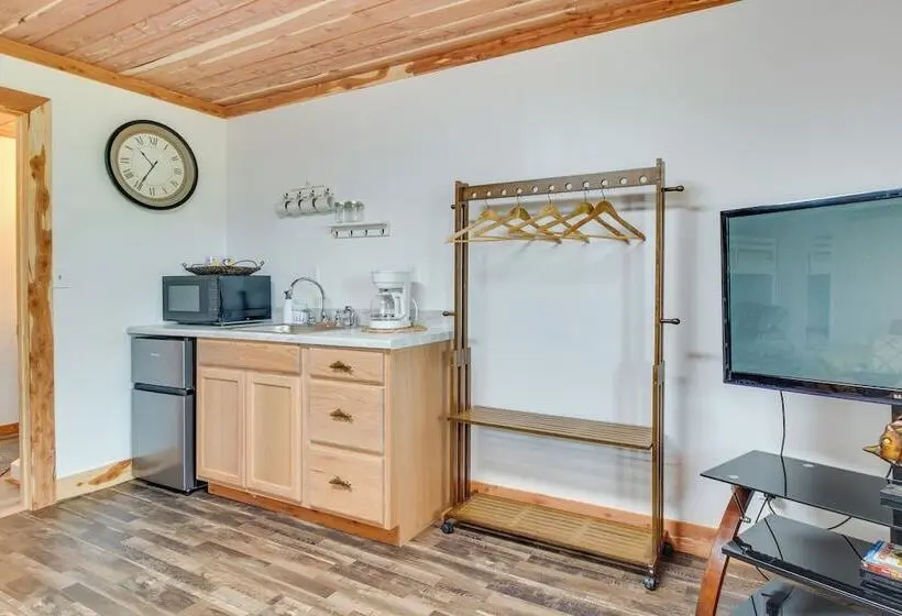 3 Studio Suites! White River Cabin Compound
