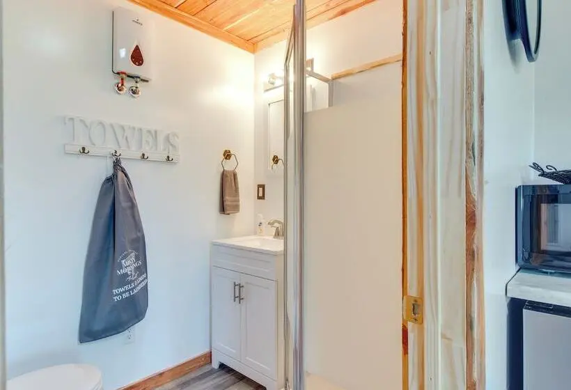 3 Studio Suites! White River Cabin Compound