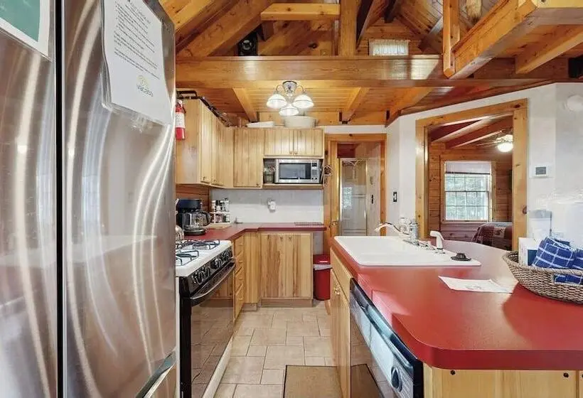 Cozy Cabin With Covered Porch, Firepit, Grill, Fireplace, & Washer/dryer