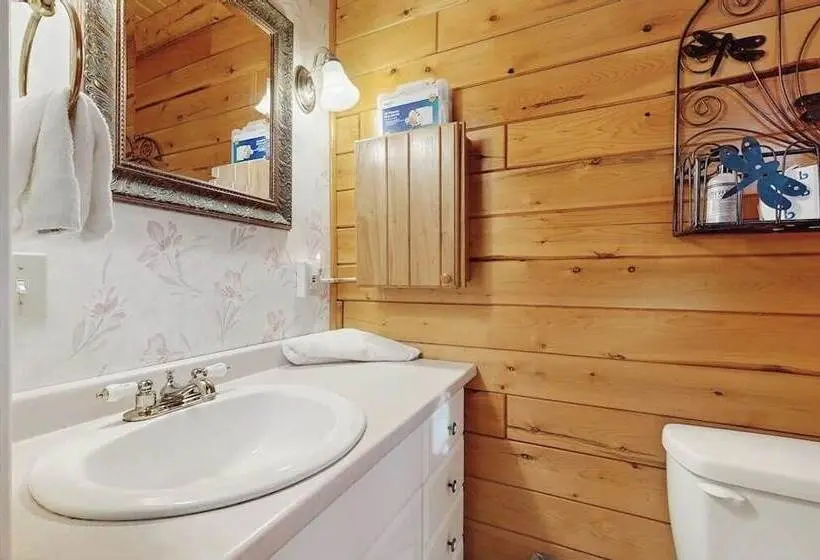 Cozy Cabin With Covered Porch, Firepit, Grill, Fireplace, & Washer/dryer
