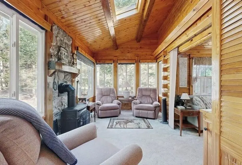 Cozy Cabin With Covered Porch, Firepit, Grill, Fireplace, & Washer/dryer