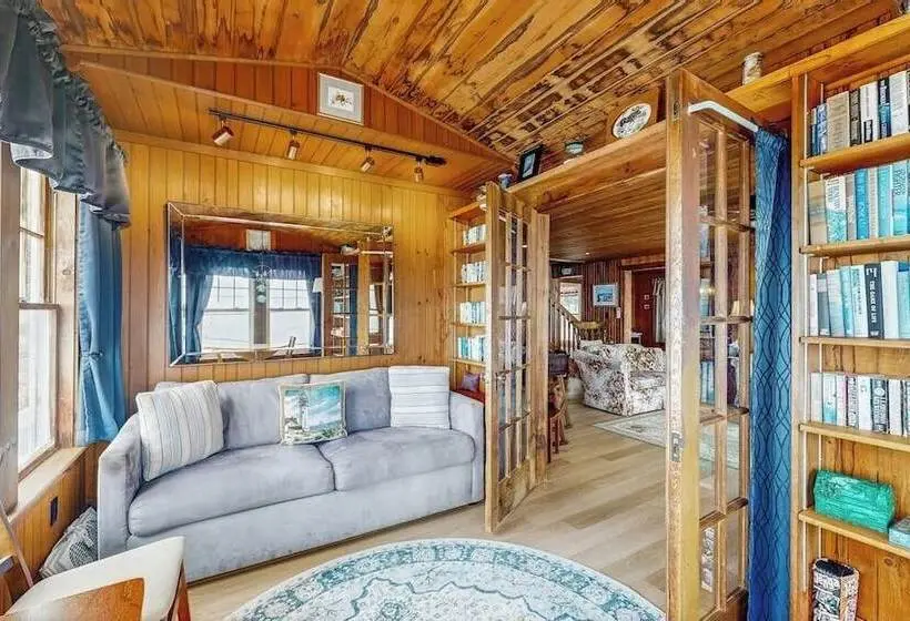 Dog Friendly, Bayfront Home   Gorgeous Ocean Views, Private Balcony & Fireplace