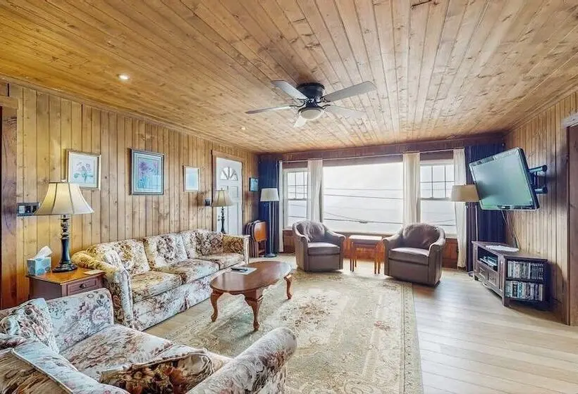 Dog Friendly, Bayfront Home   Gorgeous Ocean Views, Private Balcony & Fireplace