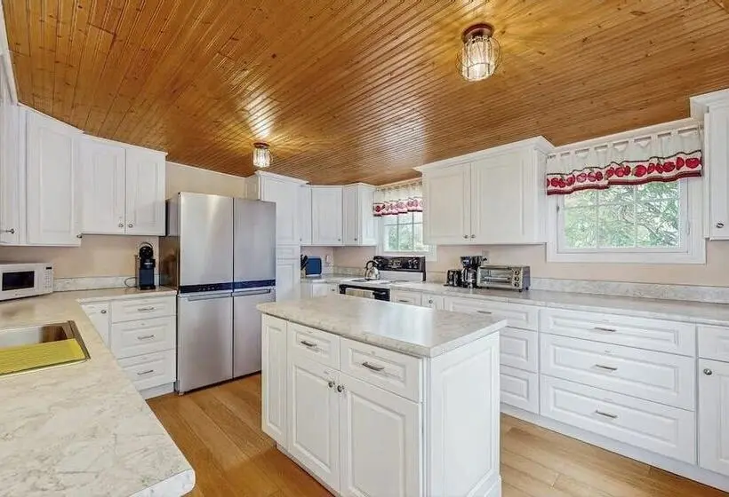 Dog Friendly, Bayfront Home   Gorgeous Ocean Views, Private Balcony & Fireplace
