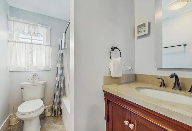 Dog Friendly, Bayfront Home   Gorgeous Ocean Views, Private Balcony & Fireplace