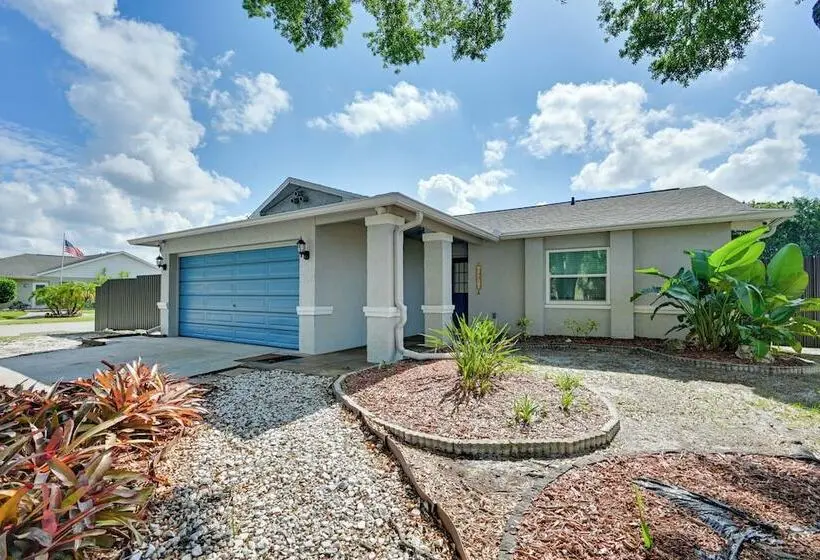 Explore Tampa Bay! Family Home W/ Lanai, Game Room