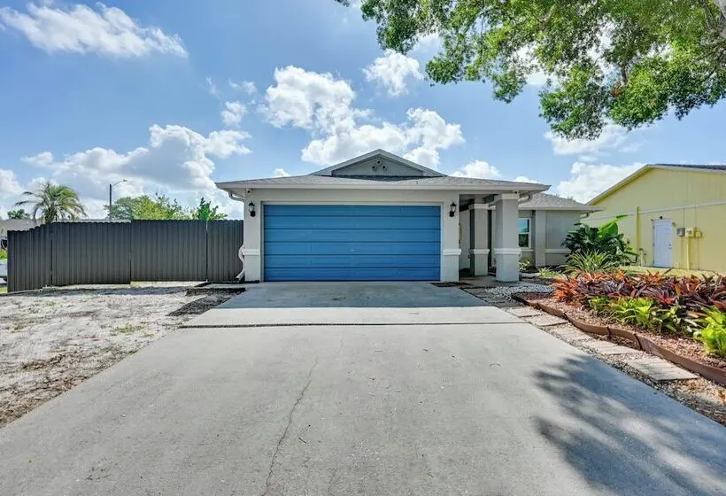 Explore Tampa Bay! Family Home W/ Lanai, Game Room