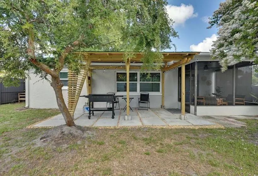 Explore Tampa Bay! Family Home W/ Lanai, Game Room